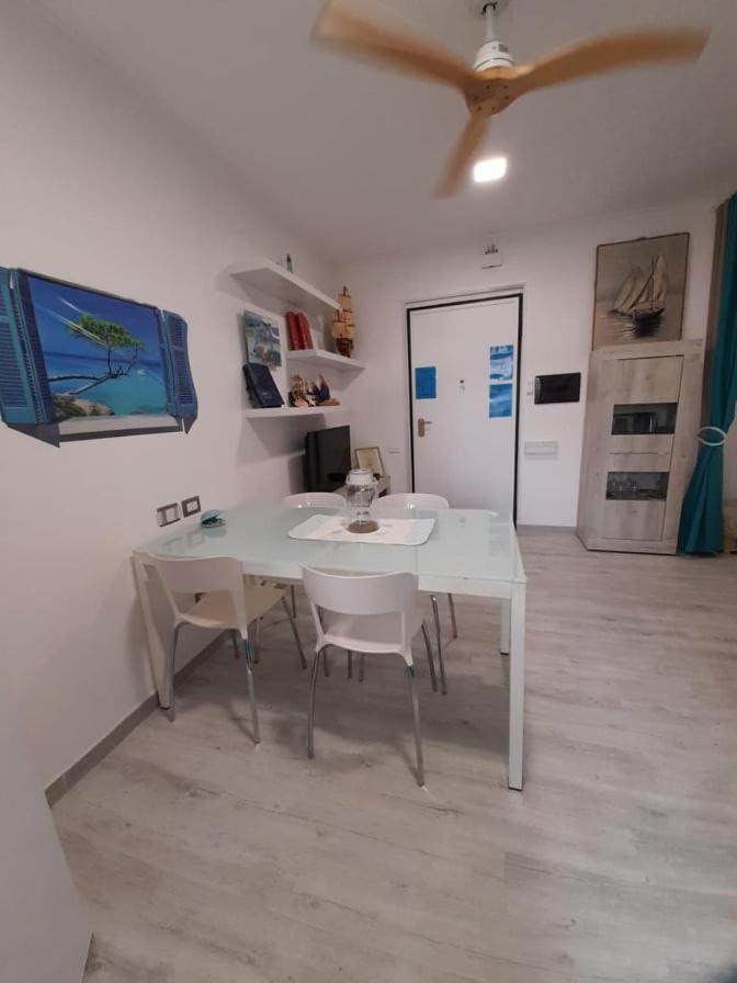 Apartament Ambos Mundos Quartu SantʼElena Zewnętrze zdjęcie